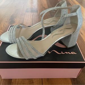 NINA’S SILVER METALLIC TEXTURED BLOCK-HEEL SANDAL